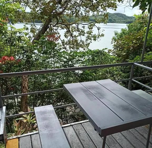 バスルーム共同エコノミー4人部屋, Boca Brava Lodge