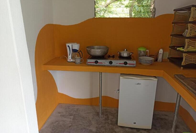 Четырехместный номер эконом класса с общей ванной комнатой, Boca Brava Lodge