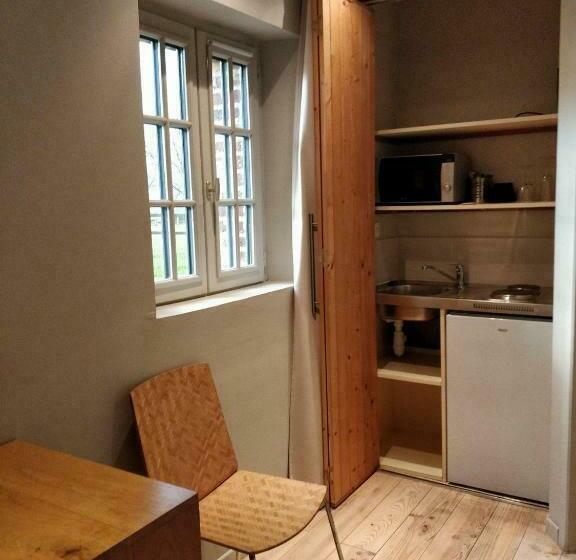 إستوديو قياسى مطلّ علي الحديقة, Clos Masure