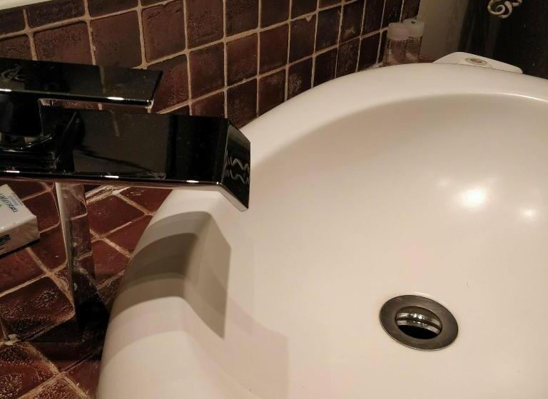 جناح جونيور, Clos Masure