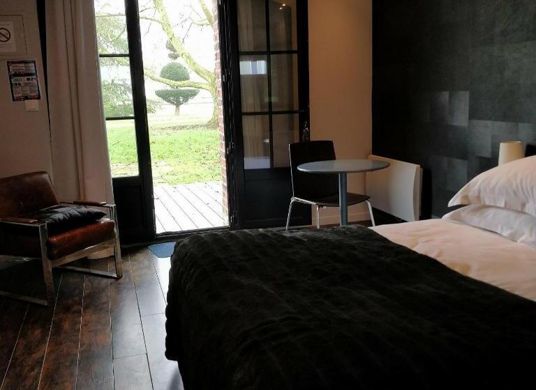 غرفة قياسية مطلّة علي الحديقة, Clos Masure