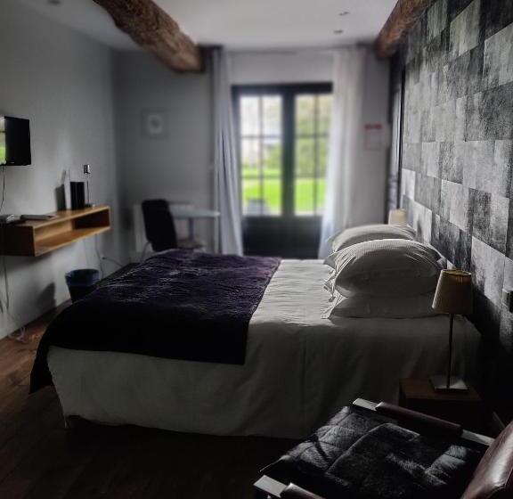 إستوديو قياسى مطلّ علي الحديقة, Clos Masure