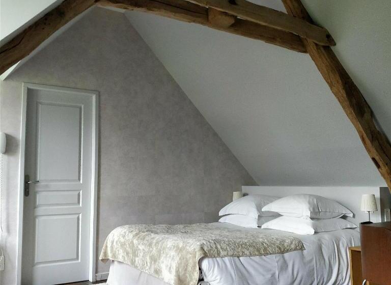 جناح جونيور, Clos Masure