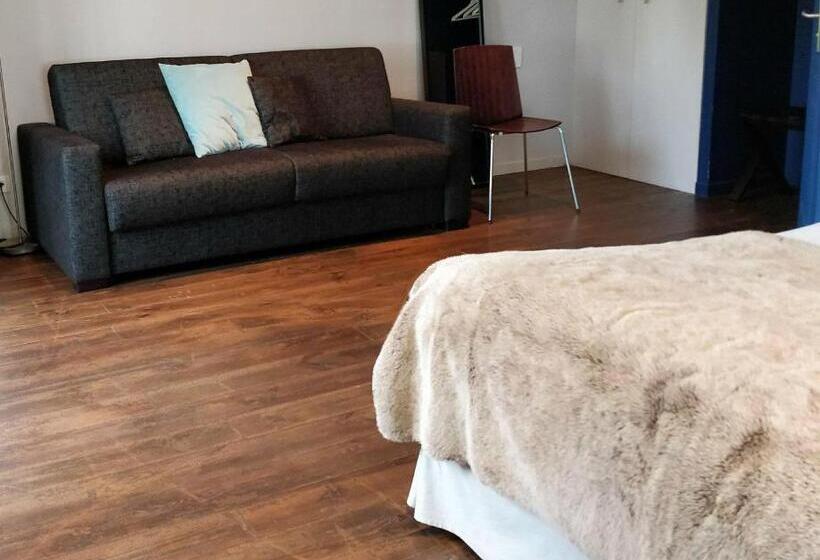 جناح جونيور مطل على الحديقة, Clos Masure