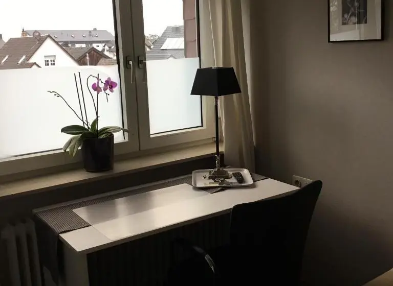 スタンダードシングルルーム, Lindenhof