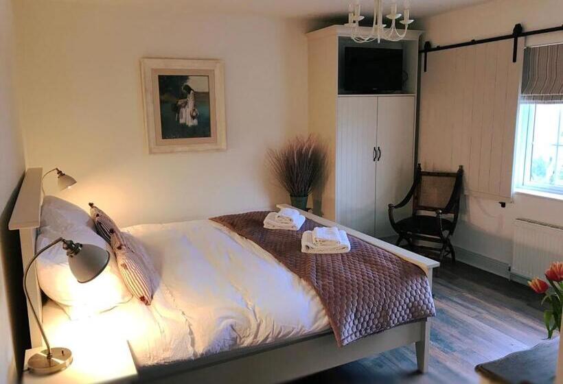 غرفة سوبيريور سرير كينج, The Happy Pig