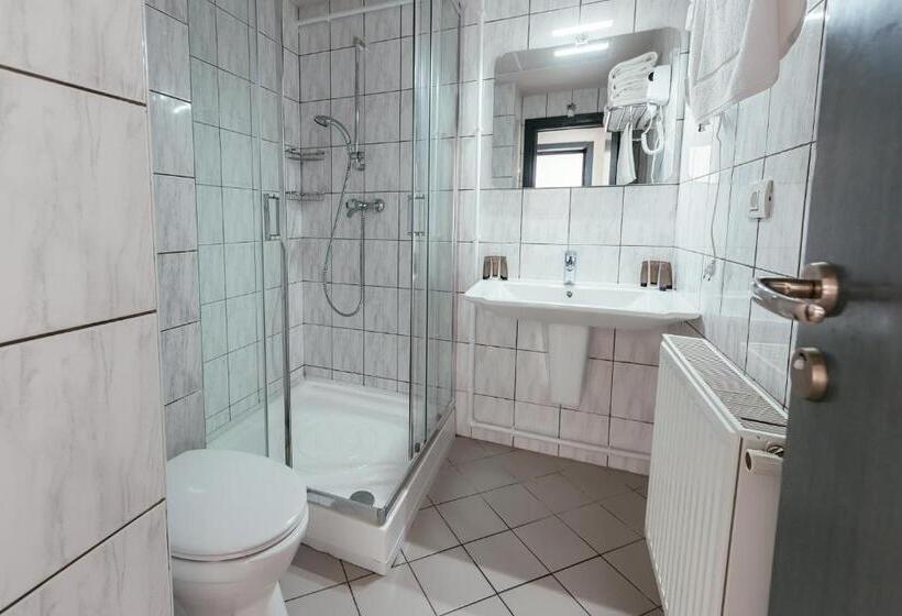 Люкс Вид на Бассейн, Riviera By Queens Hotel And Resort