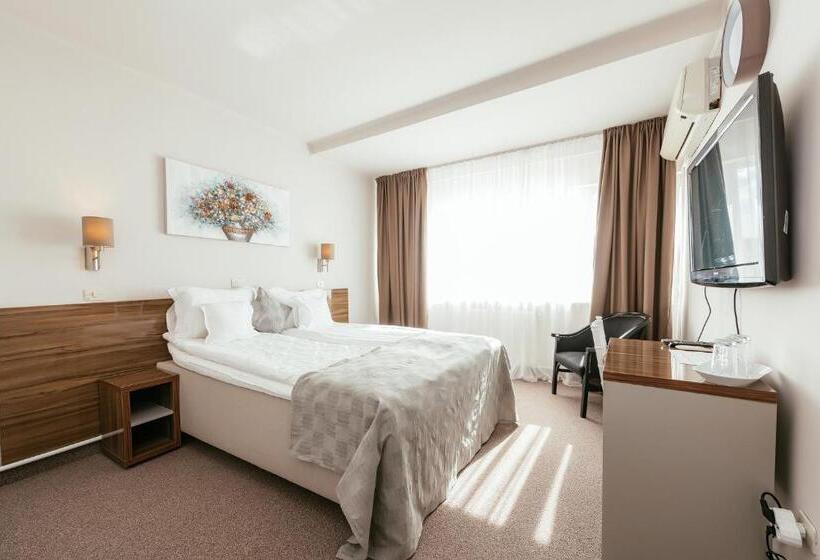 Люкс Вид на Бассейн, Riviera By Queens Hotel And Resort