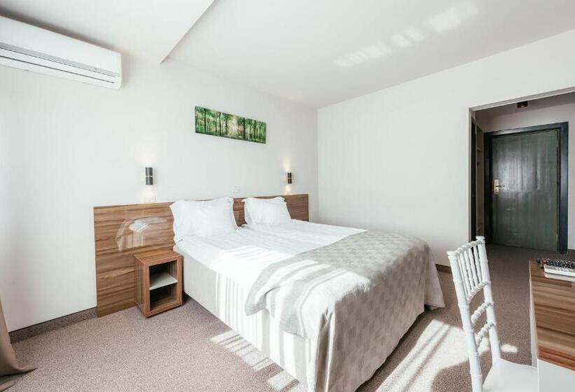 Номер Стандарт, Riviera By Queens Hotel And Resort