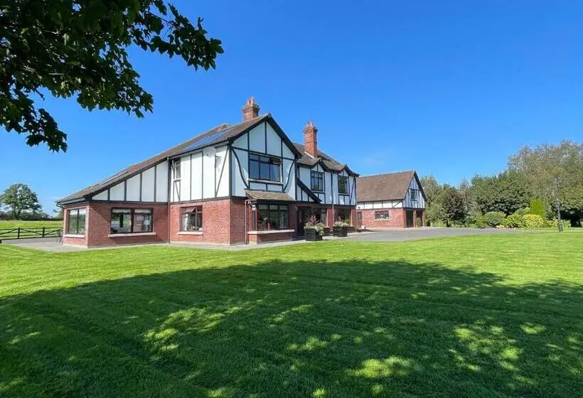 デラックスルーム, Greenfields Country House