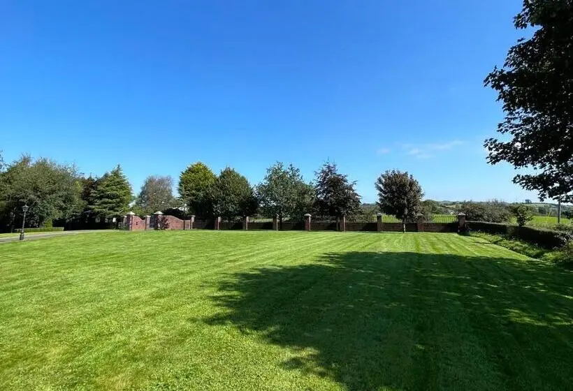 デラックスルーム, Greenfields Country House