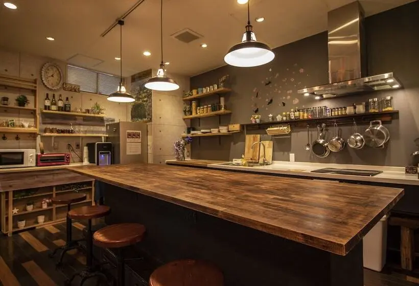 バス共有のスタンダードルーム, Nerarel Hostel Namba