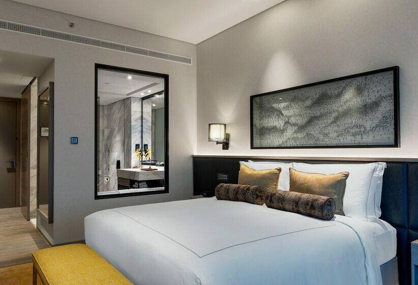 Номер Superior, Taj Jumeirah Lakes Towers
