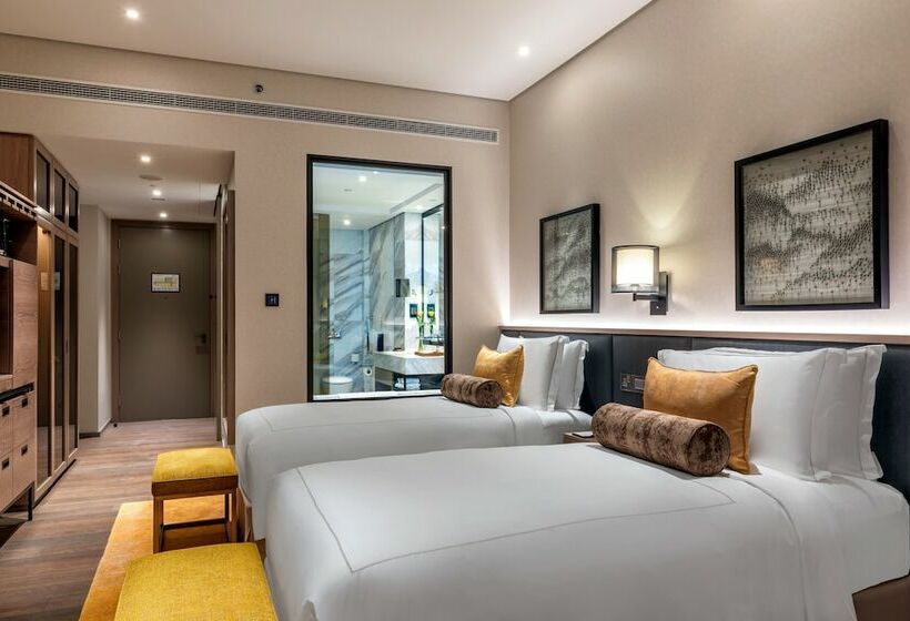 Номер Superior, Taj Jumeirah Lakes Towers