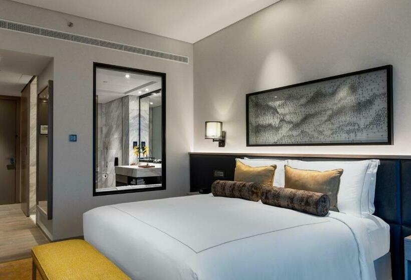 Номер Клуб Кровать Кинг, Taj Jumeirah Lakes Towers