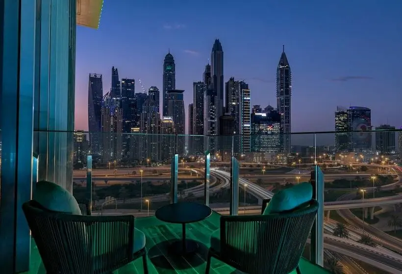 キングサイズベッドのクラブルーム, Taj Jumeirah Lakes Towers