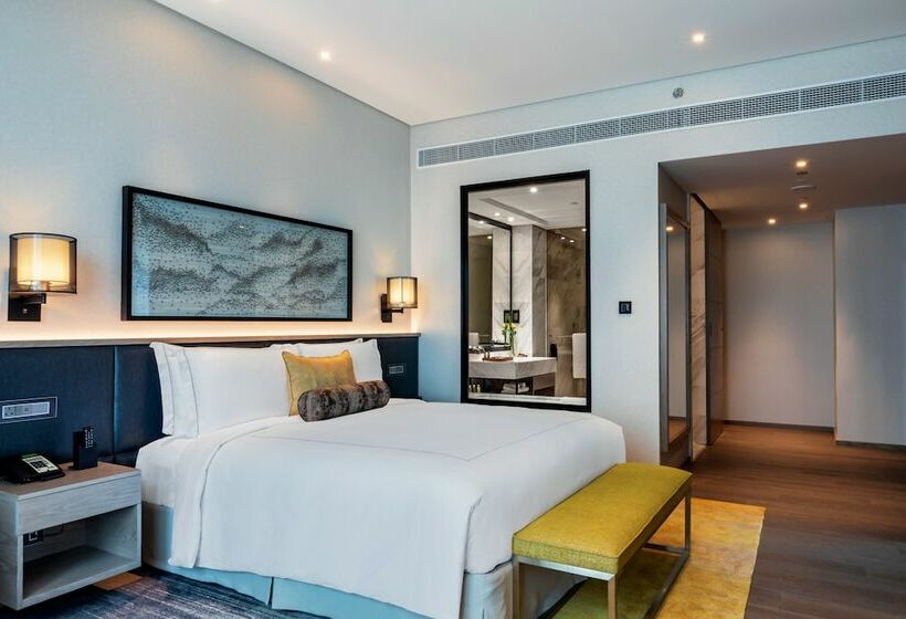 Номер Клуб, Taj Jumeirah Lakes Towers