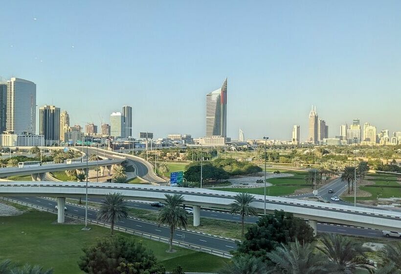 ゴルフビュースーペリアールーム, Taj Jumeirah Lakes Towers