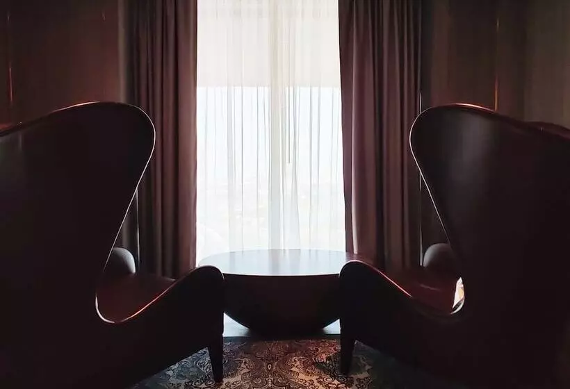 バルコニー付スイート, Taj Jumeirah Lakes Towers