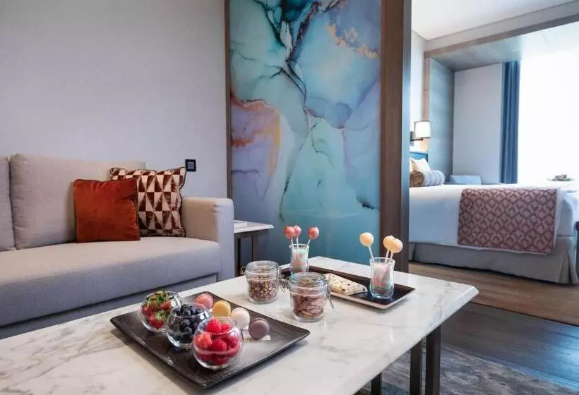 景色の見えるジュニアスイート, Taj Jumeirah Lakes Towers