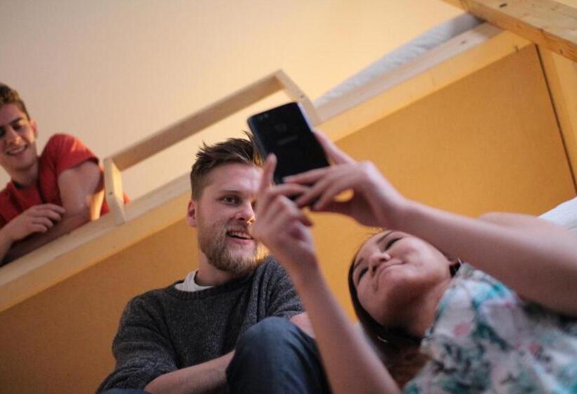 מיטה בחדר משותף, Columbus Rooftop Hostel