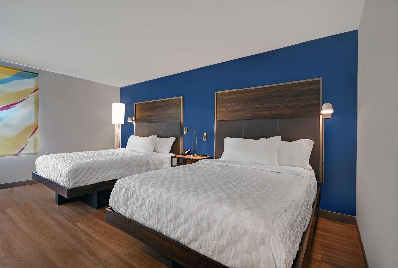 חדר סטנדרט מותאם לאדם עם מוגבלויות, Tru By Hilton Monroe