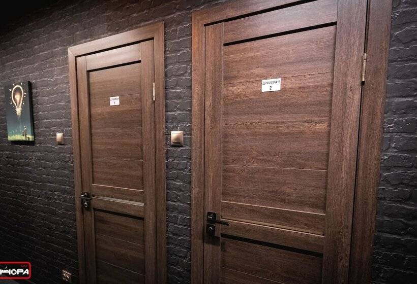 تختخواب در اتاق مشترک, Nora Hostel