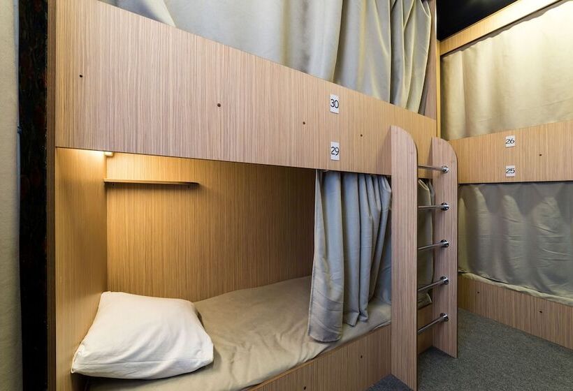 تختخواب در اتاق مشترک, Nora Hostel