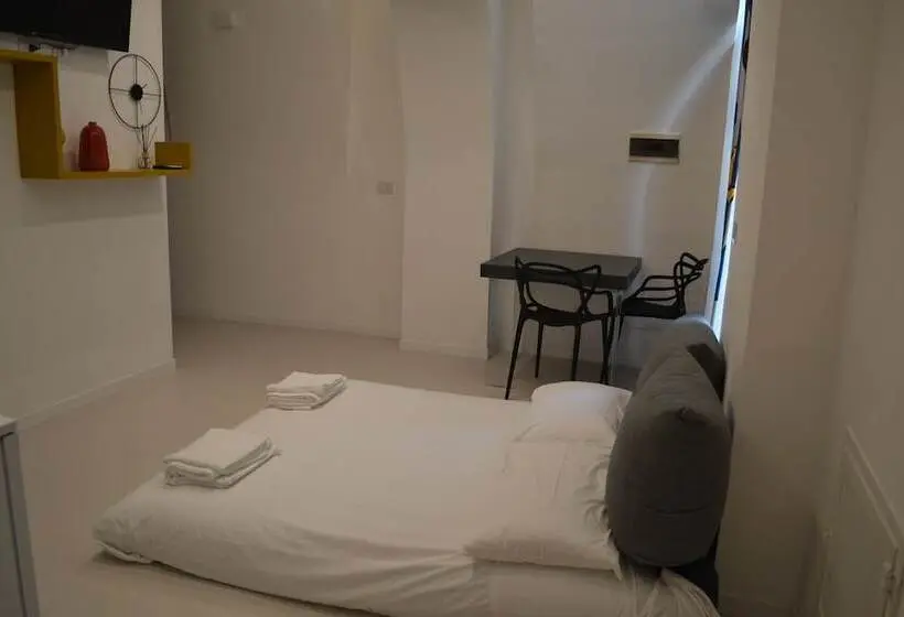 デラックスルーム, Corte Cairoli B&b And Suites
