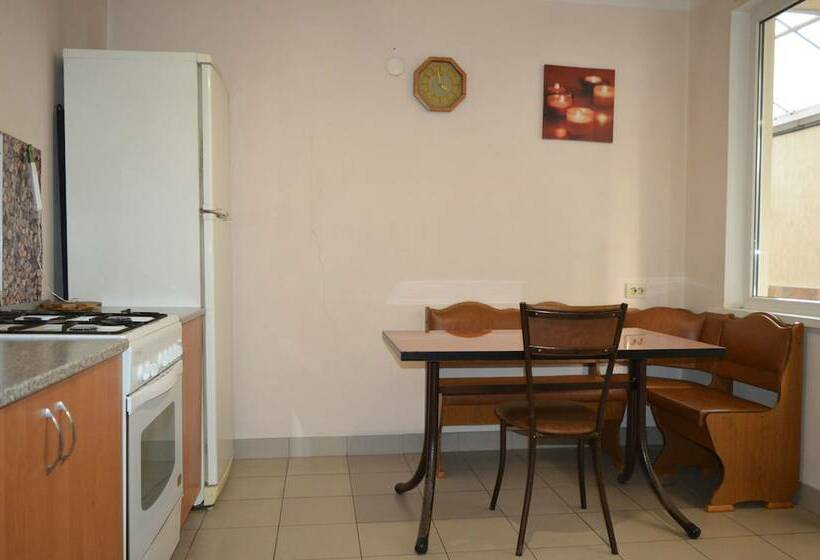 اتاق استاندارد, Anzhelika