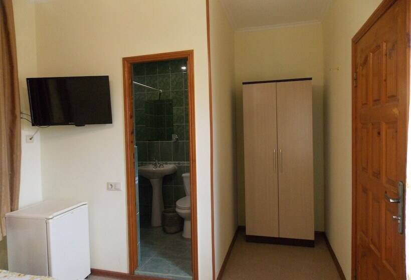 اتاق استاندارد, Anzhelika