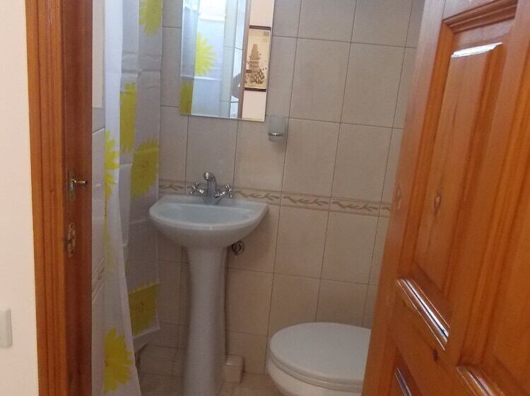 اتاق استاندارد, Anzhelika