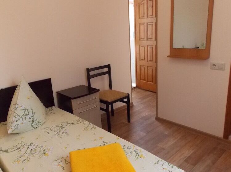 اتاق استاندارد, Anzhelika