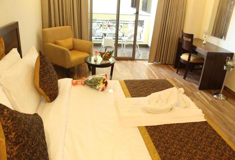 חדר דלוקס נוף בריכה, Bells Beach Resort , A Unit Of Resort De Balneaire