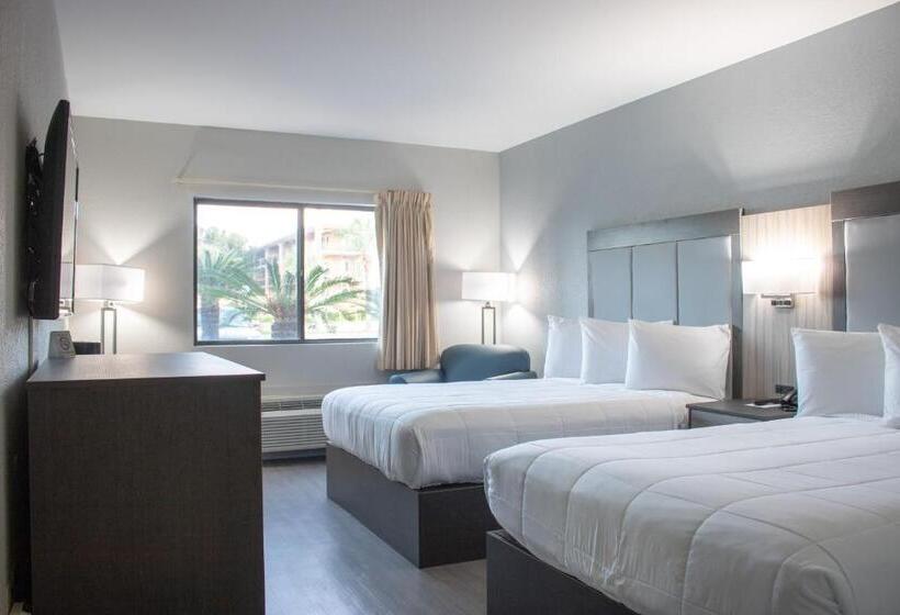 Номер Стандарт, Admiral's Inn On Tybee Island