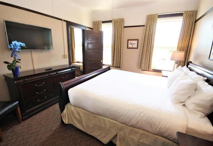 带大床的套房, Arcata