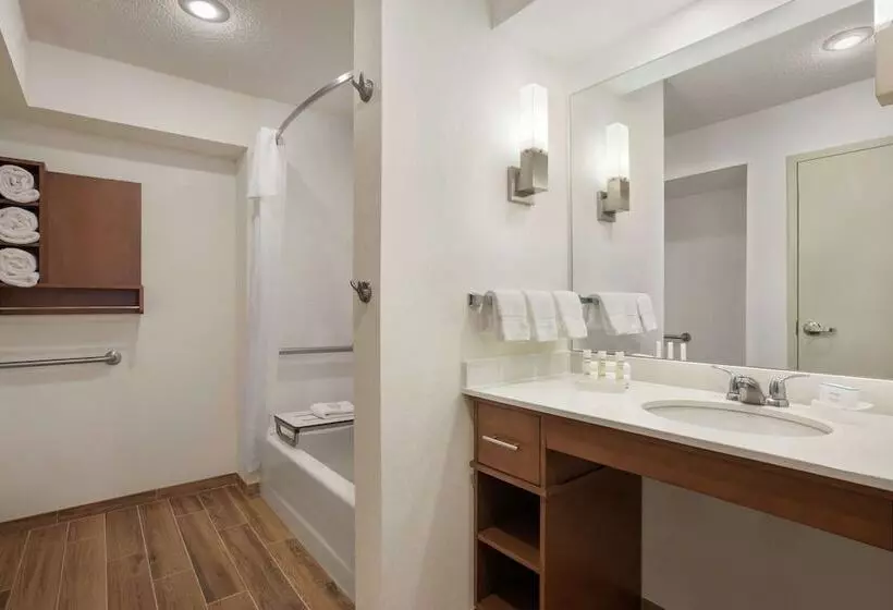 سوئیت برای معلولان, Homewood Suites By Hilton Kansas Cityairport