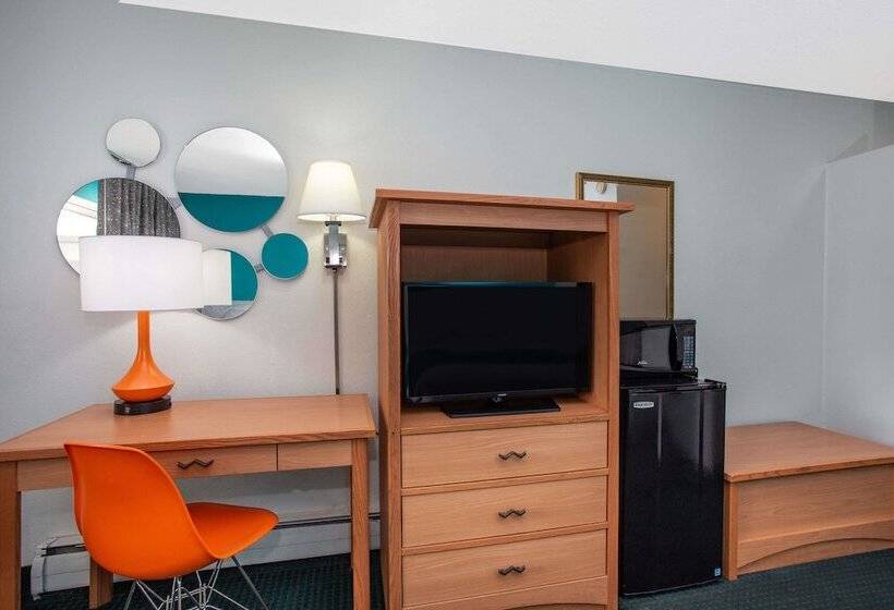 חדר סטנדרט שתי מיטות זוגיות, Howard Johnson By Wyndham Colorado Springs