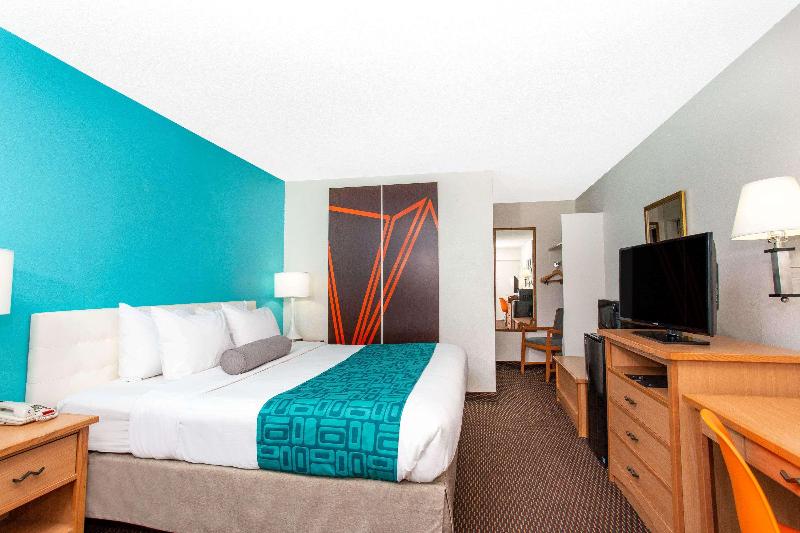 חדר סטנדרט עם מיטת קינג, Howard Johnson By Wyndham Colorado Springs