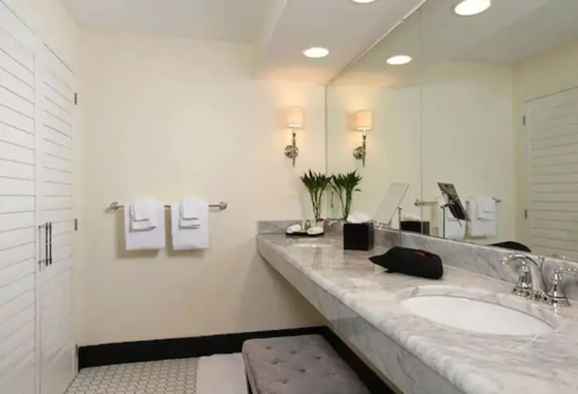 Deluxe-huone Järvinäkymä, Inn At Pelican Bay