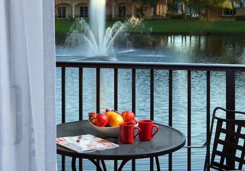 غرفة ديلوكس مطلة على البحيرة, Inn At Pelican Bay