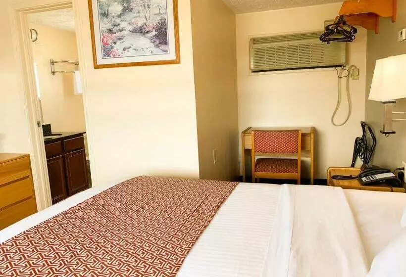 キングサイズベッドのスタンダードルーム, Sandusky Inn