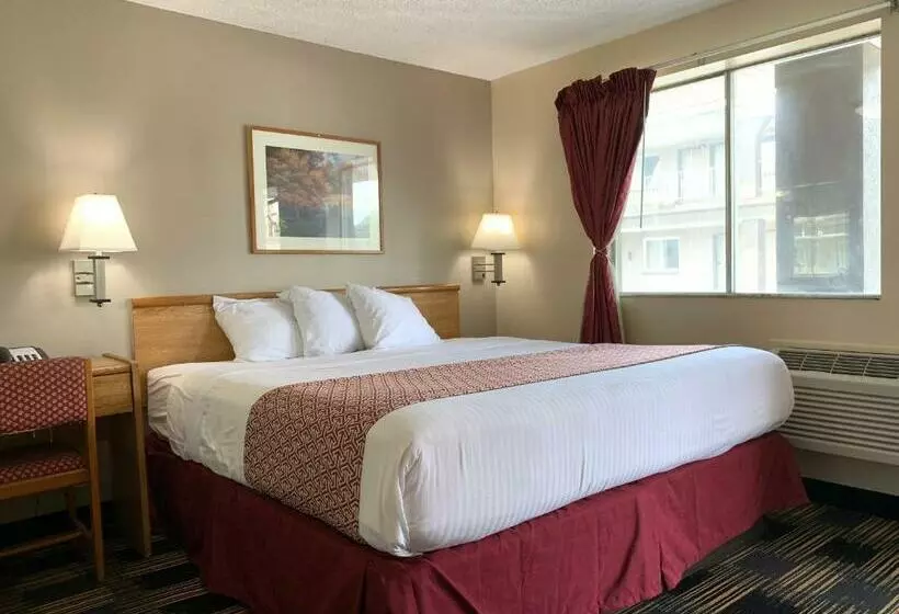 キングサイズベッドのスタンダードルーム, Sandusky Inn