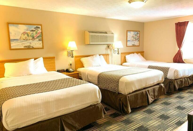 标准三人间, Sandusky Inn