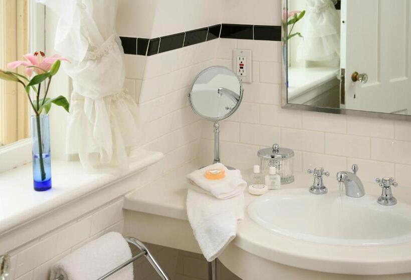 デラックストリプルルーム, The Inn At Cooperstown