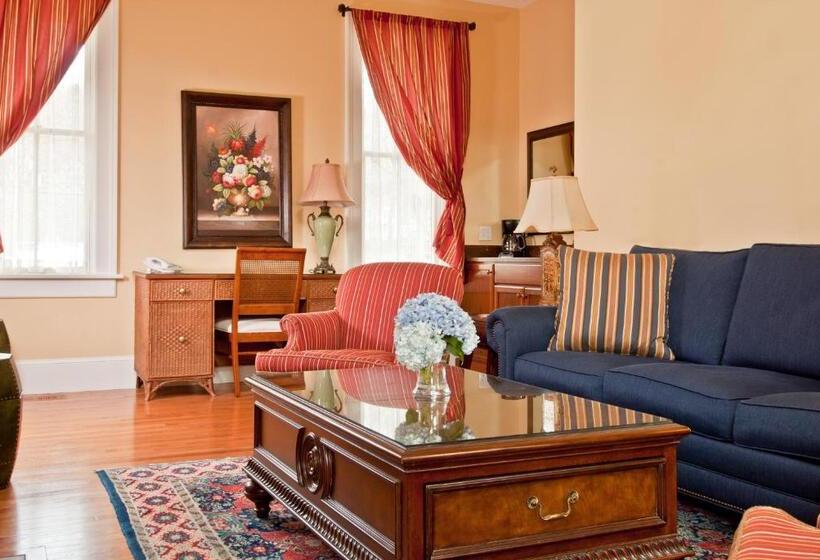 Люкс 2 Спальни, The Inn At Cooperstown