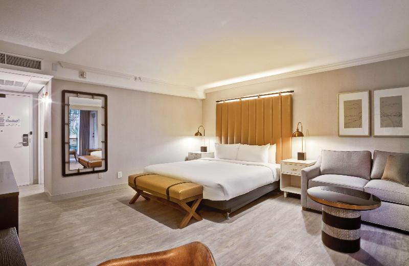 스탠다드 발코니 룸, The Inn At Saratoga, Tapestry Collection By Hilton