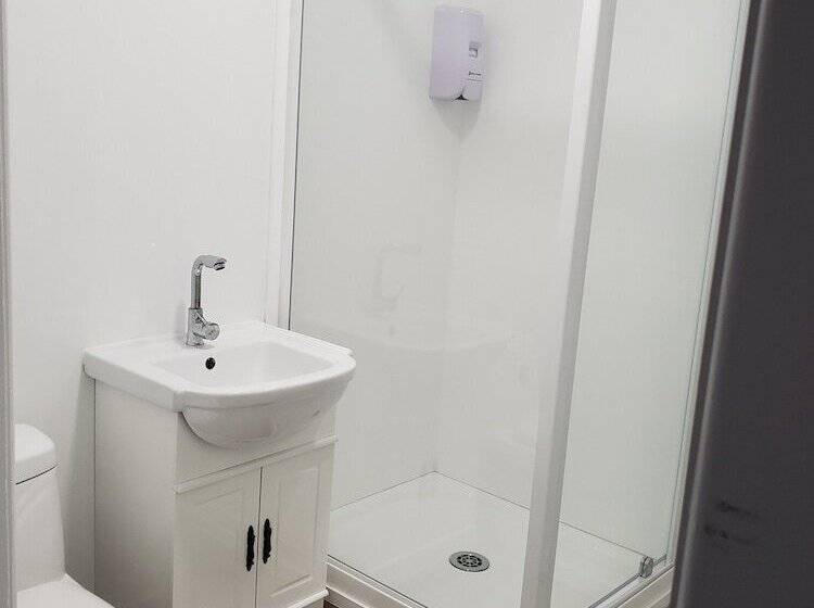 패밀리 룸, Kawerau