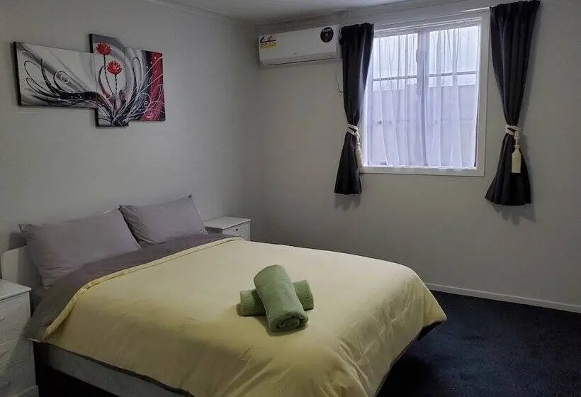 Deluxe-huone, Kawerau