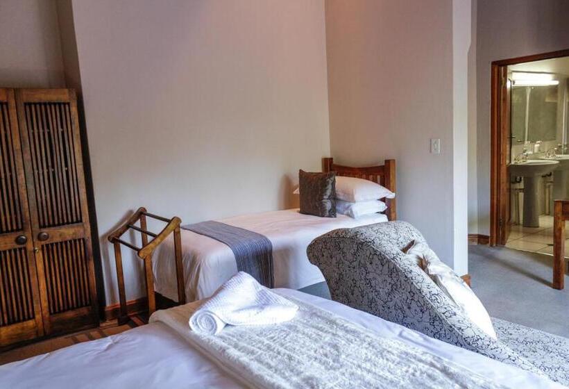 Familiekamer, 25 On Catherine